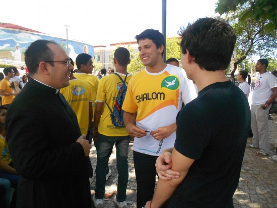 Após a celebração os jovens se concentraram no  Dragão do Mar para um flashmob 