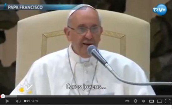 "Eu tenho  necessidade de viver com as pessoas", diz Papa Francisco.