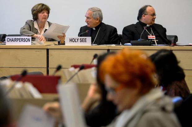 Representante do Vaticano rebate críticas da ONU.
