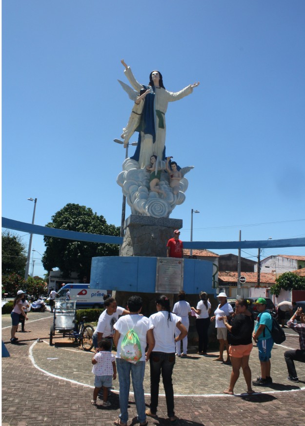 Imagem de Nossa Senhora da Assunção localizada próximo ao Santuário da padroeira. 