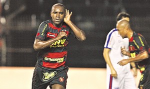Mais uma vez o futebol do tricolor se escondeu fora de casa