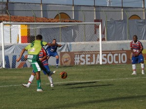 Fortaleza dominou o jogo, mas só conseguiu o gol nos acréscimos