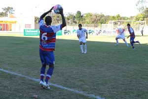 Marinho Donizete na sua participação mais importante no jogo