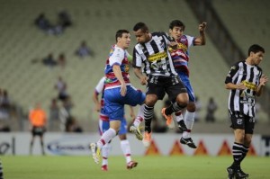 Tudo igual no primeiro jogo da final. Decisão ficou pra quarta