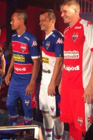 Waldison, Correa e Ricardo apresentaram os novos uniformes