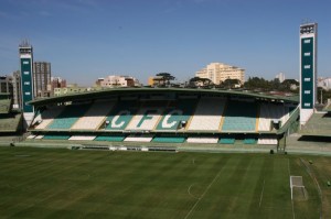 Estádio Couto Pereira deverá receber bom público para o jogo decisivo desta quarta