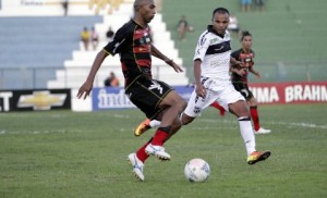 O time tem ido como o Eric, o mesmo de sempre (Foto: Michel Dantas)
