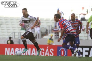Lulinha fez mais um e é o artilheiro do time na temporada com 7 gols (Foto: Cearasc.com/Divulgação)