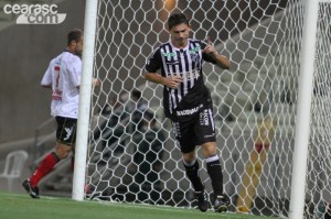 Mota marcou três gols e, enfim, "estreou" (Foto: Cearasc.com/Divulgação)