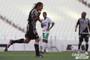 Vicente pegou gosto e marcou mais um gol (Foto: Cearasc.com/Divulgação)