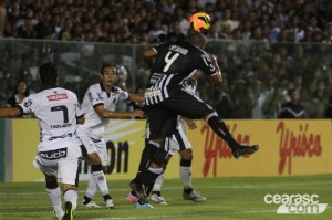 Rafael Vaz voltou a fazer gol e mostrou ser zagueiro artilheiro (Foto: Cearasc.com/Divulgação)