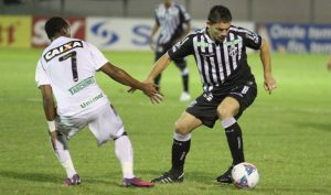 O time voltou a decepcionar e foi vaiada no final do jogo (Foto: Cearasc.com/Divulgação)