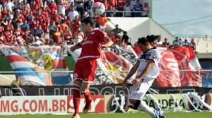 Vicente foi um dos poucos que se salvou na partida (Foto: Magnus Nascimento)
