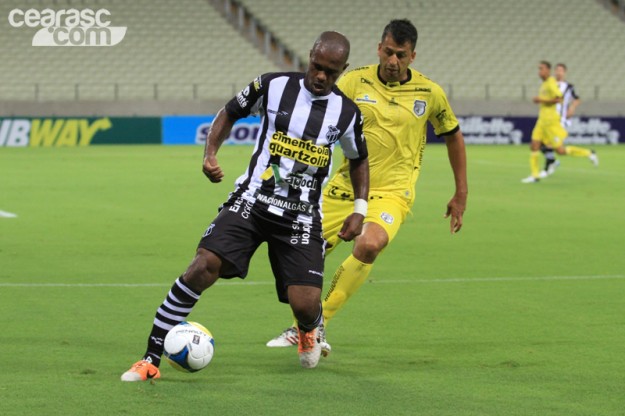 Enfim, saiu o primeiro gol de Tadeu (Foto: Cearasc.com/Divulgação)