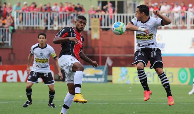 Lulinha entrou de inicio mas nada fez. (Foto: Site oficial Joinville)