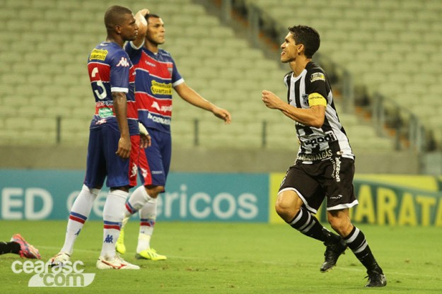 Magno Alves confirmou fama de goleador e foi um dos poucos que se salvaram na partida (Foto: Crhistian Alekson/CearaSC.com)