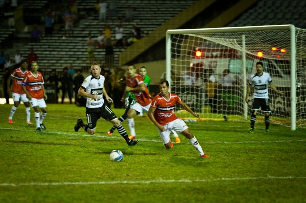 Ainda não foi dessa que Ceará mostrou um bom futebol (Foto: Mauricio Pokemon)