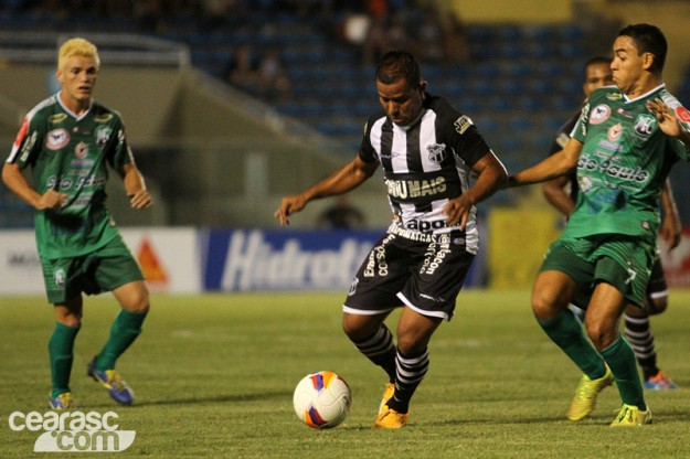 Marcos Aurélio marcou dois gols e começa a entrar em forma (Foto: Rafael Barros/CearaSC.com)