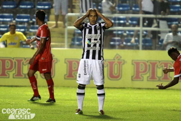 Mais uma vez o time venceu, mas não convenceu (Foto: Christian Alekson/CearaSC.com)