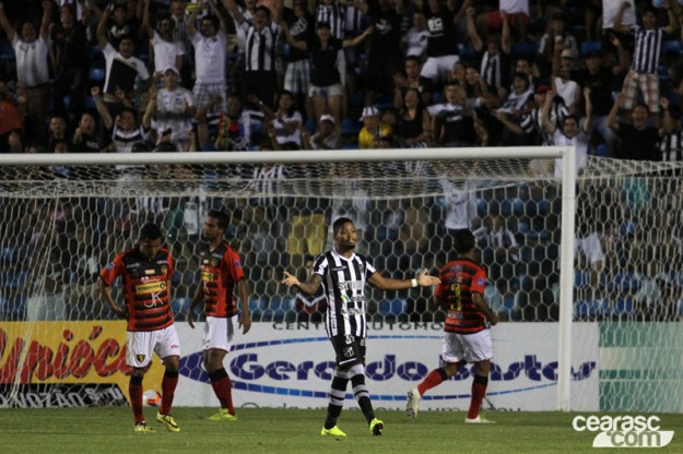 Marinho marcou um golaço, confirmando sua boa fase na temporada (Foto: Christian Aleckson/CearaSC.com)