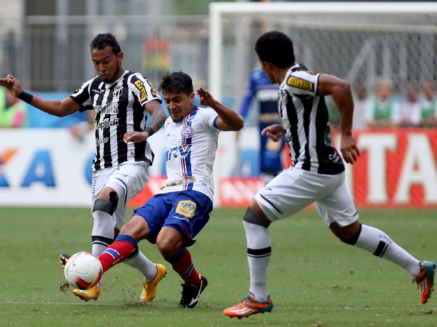 Vinicius e Ricardo Conceição foram discretos na partida (Foto: Felipe Oliveira/EC Bahia)