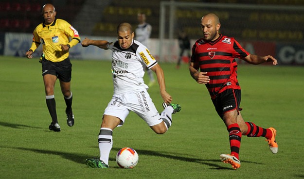 Futebol decadente e nem vontade se viu em campo (Foto: Christian Alekson/CearaSC.com)