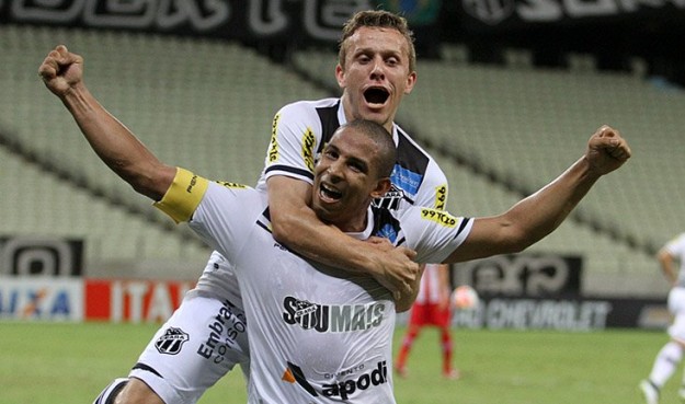 Rafael Costa novamente foi fundamental para a vitória do Vozão (Foto: Christian Alekson/CearaSC.com)