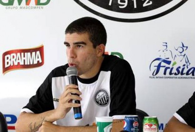 O nome do volante Richardson é tido como certo para 2016 (Site Oficial Operário/PR)
