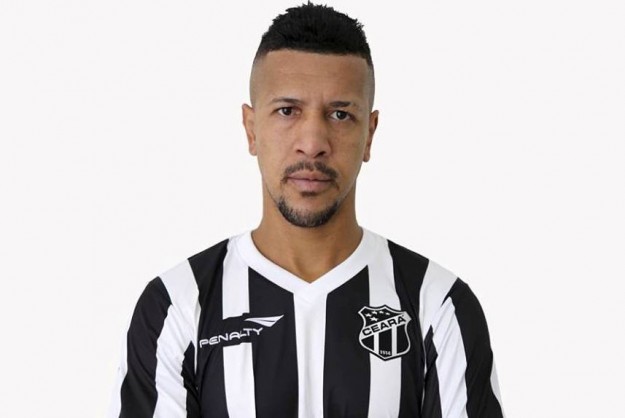 Zagueiro Antonio Carlos é dos novos contratados (Foto: Christian Alekson/CearaSC.com)
