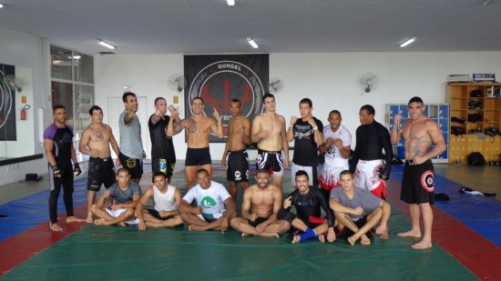 Equipe que treina com Pepey em Curitiba. Foto: Arquivo Pessoal