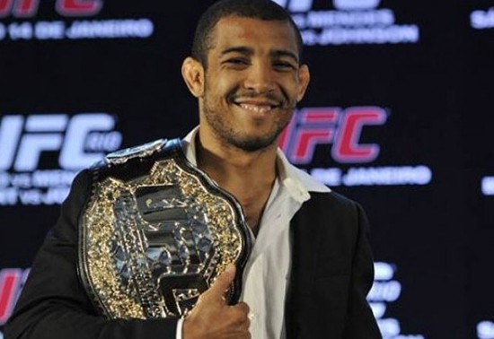 Em 2011, José Aldo unificou os títulos do peso pena do extinto WEC e UFC. Foto: UFC/Divulgação