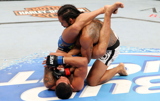 Anthony Pettis finalizou Ben Henderson com uma chave de braço. Foto: UFC/Divulgação