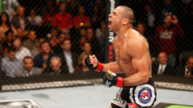 Renan Barão não tomou conhecimento de Faber. Foto: UFC/Divulgação