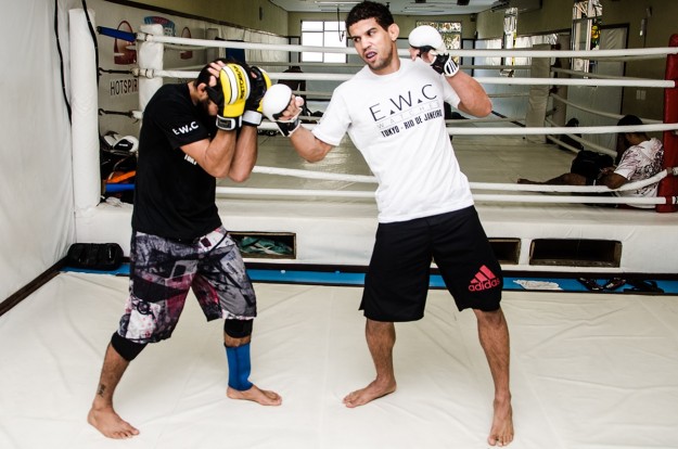 Léo Santos faz treino com Yan Cabral | Foto: divulgação