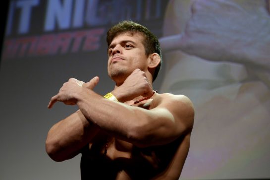 Caio Monstro durante a pesagem do UFC em Uberlândia | Foto: Alexandre Loureiro/Inovafoto