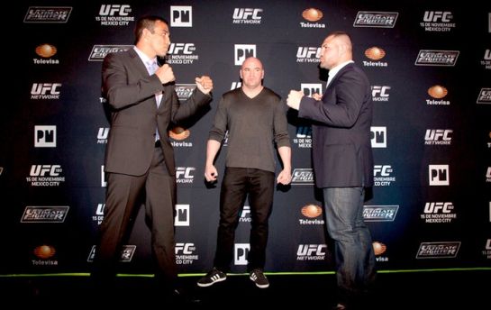 Encarada entre Werdum e Velasquez em evento de divulgação do UFC | Foto: reprodução/UFC