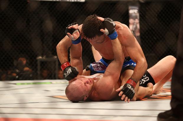 O jiu-jitsu de Demian fez a diferença para sua vitória. Foto: UFC/Divulgação