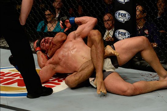Caio Monstro foi finalizado pela 1ª vez na carreira. | Foto: UFC/Divulgação