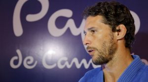 FORTALEZA,CE,BRASIL,25.10.2016: Flávio Canto, judoca e apresentador participa deaula de judô para crianças no Shopping Parangaba. (fotos: Tatiana Fortes/ O POVO)