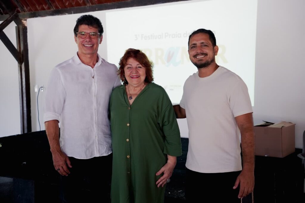 Secretário Executivo da SetFor Igor Pinho, Presidenta da AEPF Fátima Queiroz e Diretor social da AEPF Thiago Marques. 
(Crédito Acervo festival)