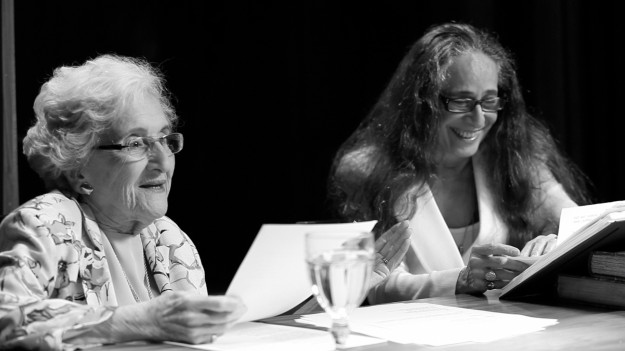 Cleonice Berardineli e Maria Bethânia HORZ 4 - (O Vento Lá Fora)