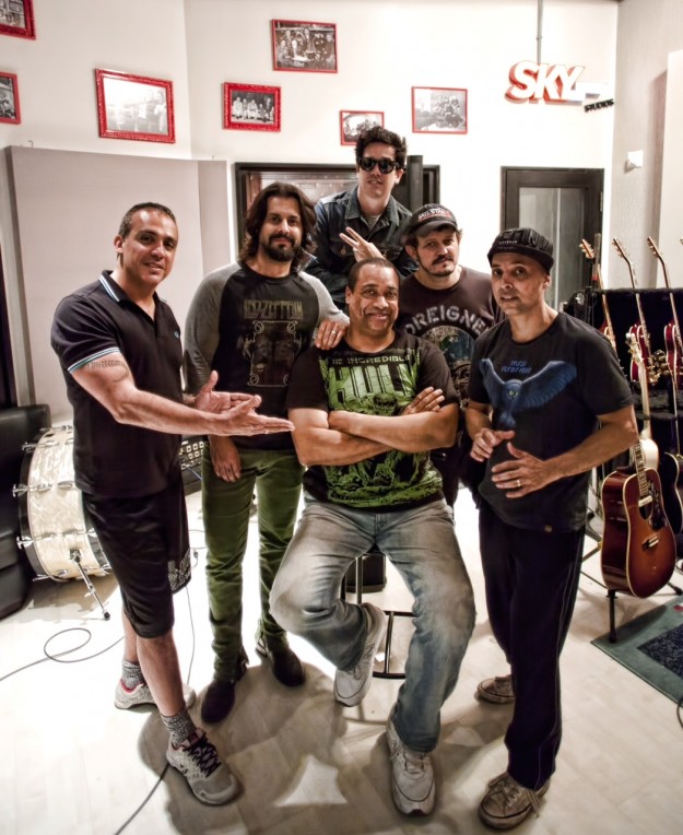 foto jota quest e jerry barnes - credito bruno paraguay 2 w