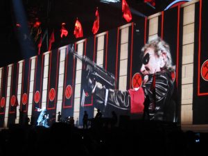 Roger_Waters_-The_Wall-_in_Toronto,_Ontario_-_01