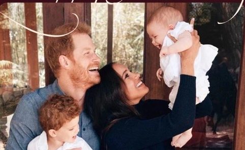 Príncipe Harry e Meghan Markle divulgam primeira imagem da filha em cartão de natal