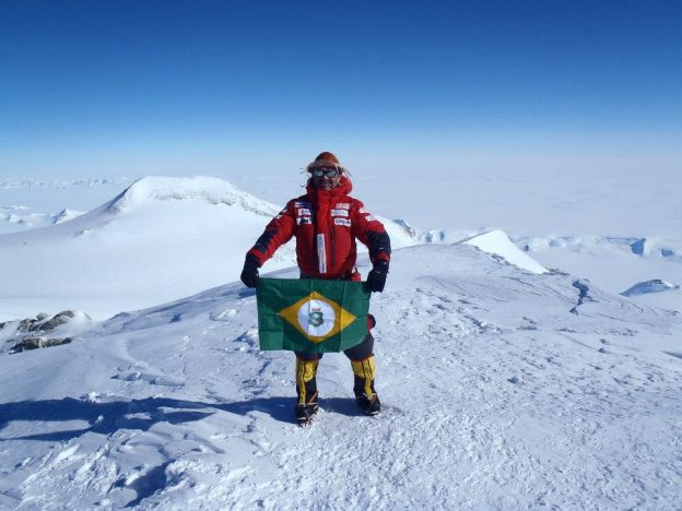 Rosie Alexandre em uma de suas expedições pela Antártida (Foto: reprodução/ Facebook)