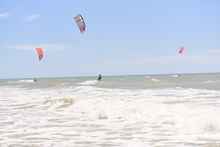Cumbuco é considerada a Meca do ventos e atrai kitesurfistas do mundo todo. (Foto: Site da Prefeitura de Caucaia)