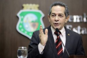 Heitor critica "bajulação" que teria sido feita pelo petista (Foto: Divulgação/AL-CE)