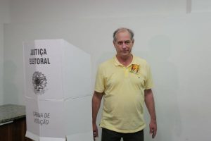Ciro Gomes e outros políticos vivos batizam prédios públicos de Juazeiro (Foto: O POVO)