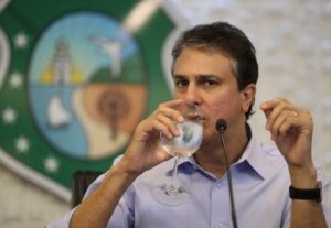 Decreto do governador suspendeu repasses estaduais para festas de Carnaval (Foto: Fábio Lima/O POVO)