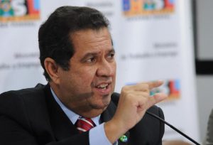 Lupi garante André na disputa mesmo com perspectiva de poucos votos (Foto: Elza Fiúza/Abr)